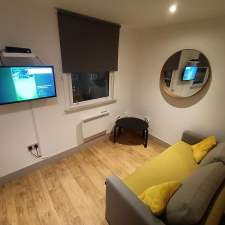 Lovely 1 Bedroom Apartment In ลอนดอน ภายนอก รูปภาพ