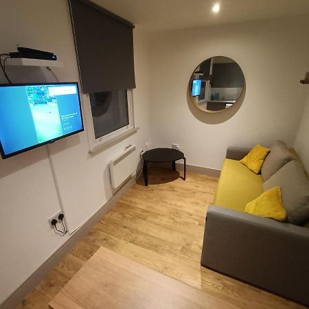 Lovely 1 Bedroom Apartment In ลอนดอน ภายนอก รูปภาพ