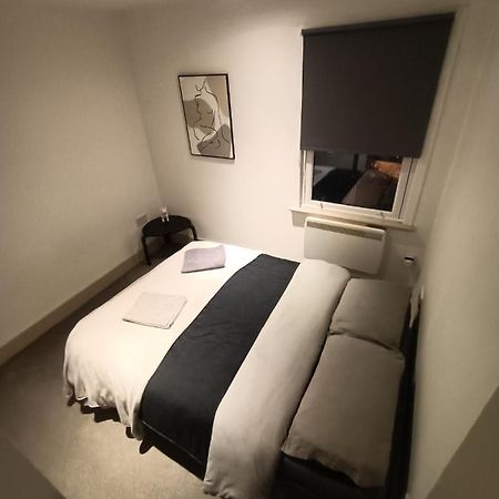 Lovely 1 Bedroom Apartment In ลอนดอน ภายนอก รูปภาพ