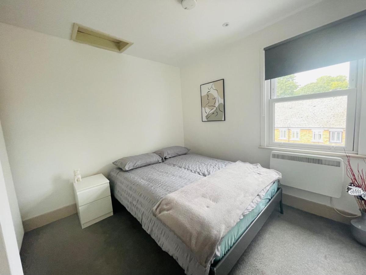 Lovely 1 Bedroom Apartment In ลอนดอน ภายนอก รูปภาพ
